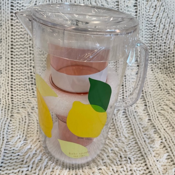 Kate Spade Lemon Pitcher Set w 2 Cups Lemonade Stand Hostess Gift Acrylic NIB - Picture 5 of 9